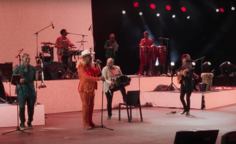 Filmado en el Estadio de Ferro ante 25.000 personas, los hermanos de Campo Viera estrenaron videoclip junto a La Delio Valdez. ¡El próximo encuentro será en Posadas! ¡Enterate dónde y cuándo en la nota!