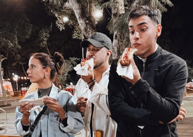 La feria cultural fue un rotundo éxito en el Parque Paraguayo ¡Entrá en la nota y descubrí qué celebrities misioneras dijeron presente!